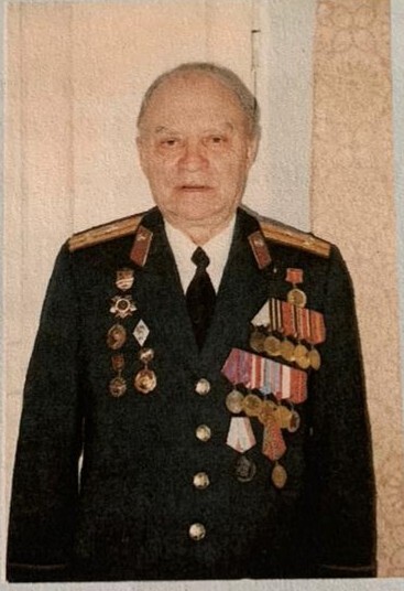 Манжуго Семен Александрович (1926 г.рожд.), учитель истории МБОУ В(С)Ш № 15. Награды - 1 орден, 21 медаль, 4 памятных знака.